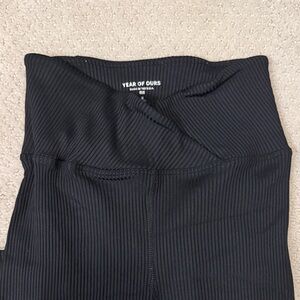 Year of Ours Black Ribbed Leggings